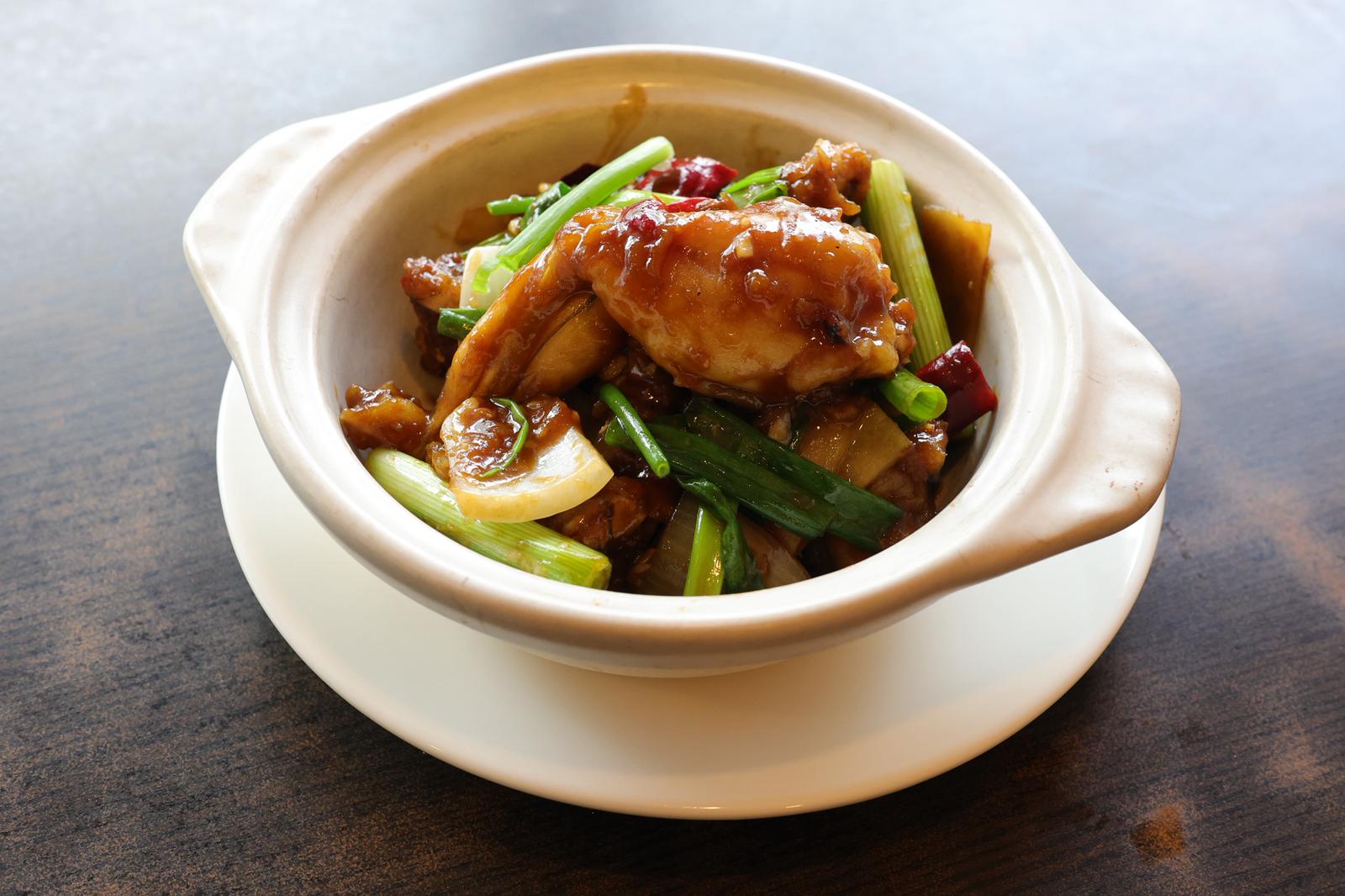 068 姜葱炒田鸡 FRIED FROGS W/SCALLION & GINGER