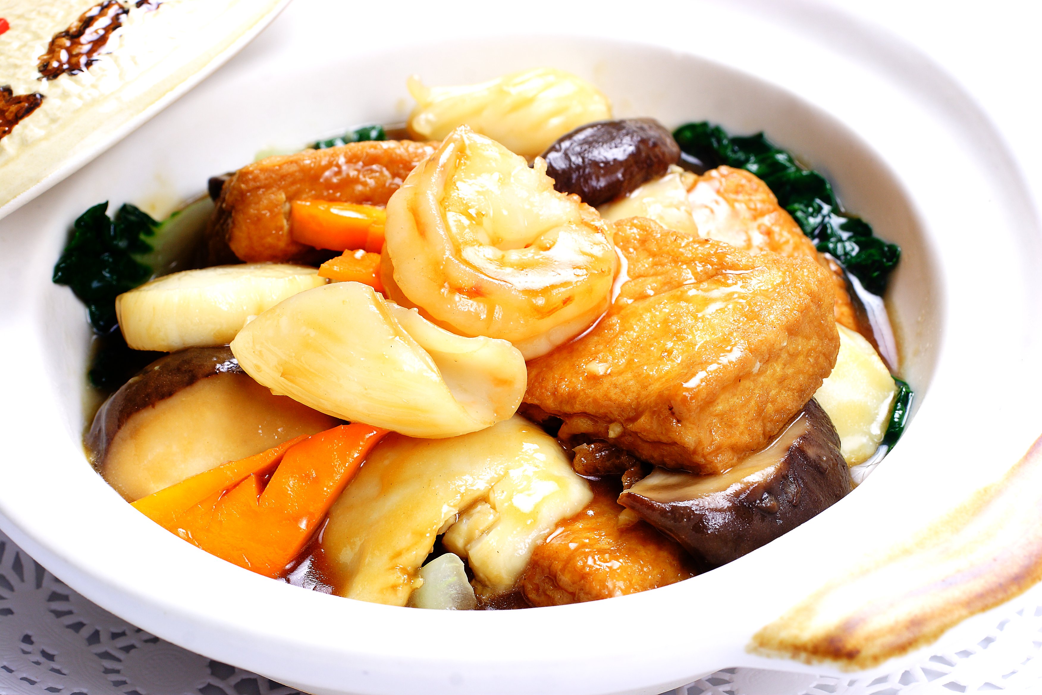 080 海鲜砂煲豆腐 BEAN CURD W/ SEAFOOD IN CLAY POT