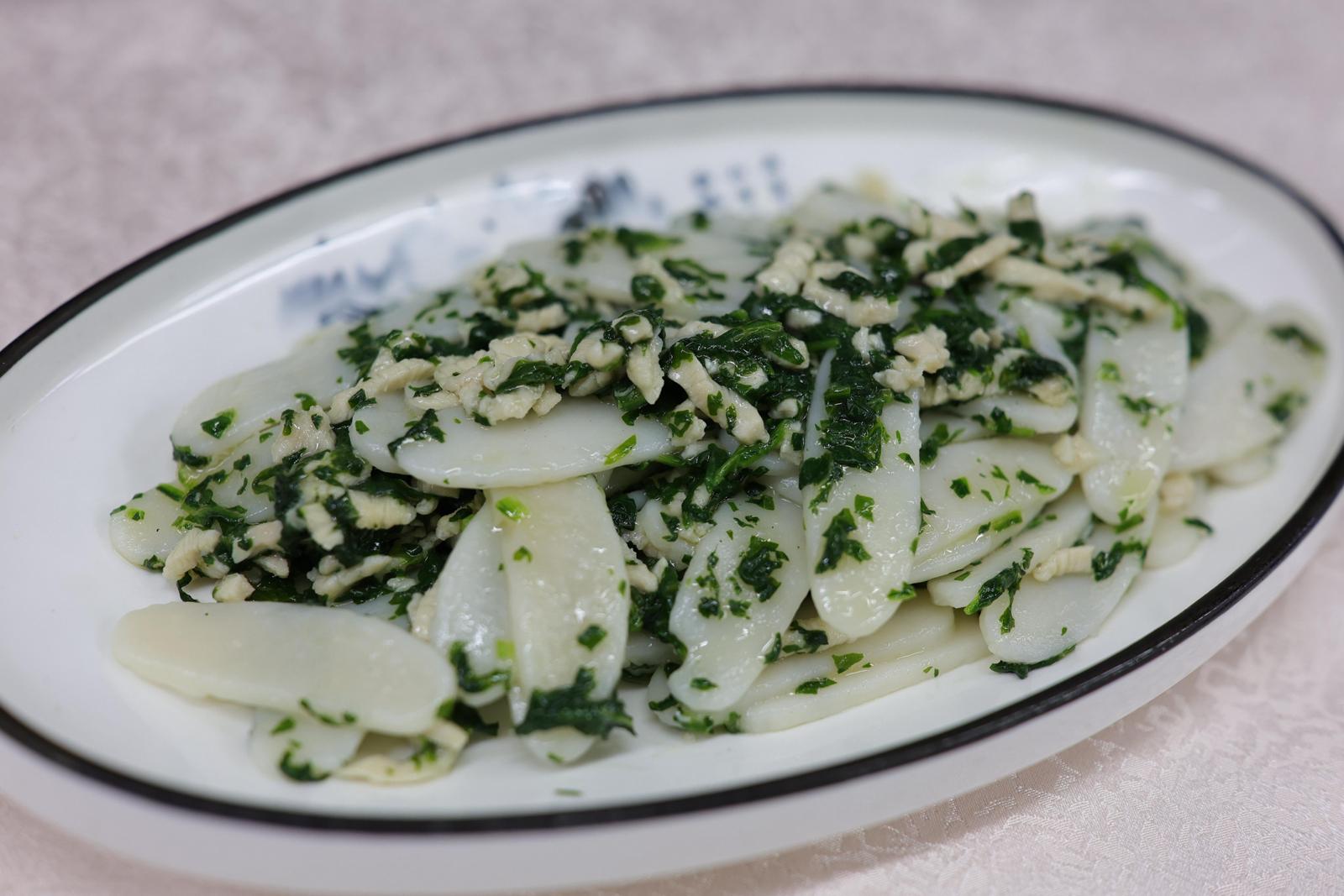 085 荠菜鸡丝炒年糕 SHEPHERD'S PURSE & SLICED CHICKEN FRIED RICE CAKE