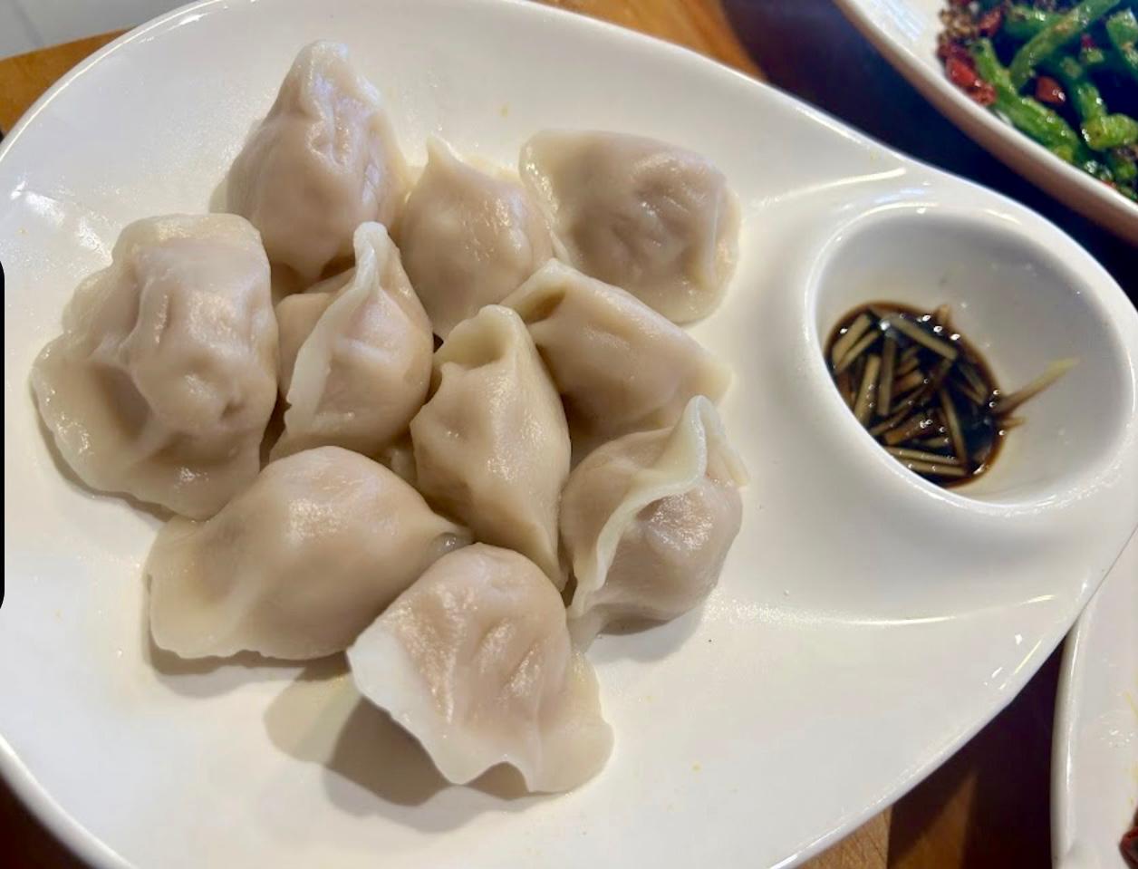 097 猪肉白菜水饺 PORK & CABBAGE DUMPLINGS